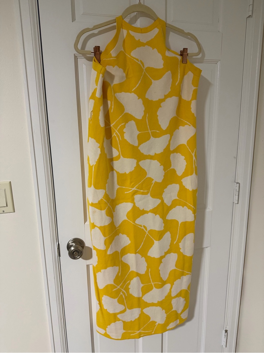 Diane Von Furstenberg Yellow and White Sleeveless Tie-Front Dress